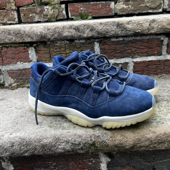 Jordan 11 Low Re2pect - Picture 4 of 4